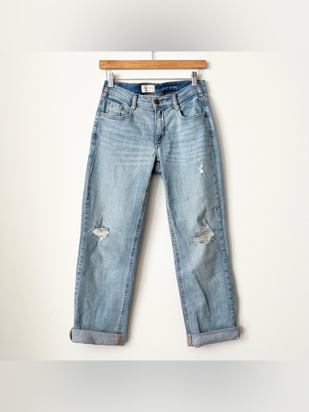 Pilcro Women's Boyfriend Jeans Distressed Denim Light Blue 24P Low Rise Stretchy